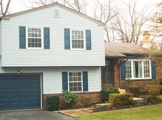 990 Martin Ln, Harrisburg, PA 17111
