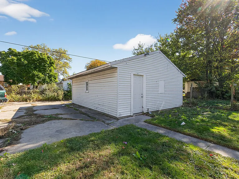 281 Parker Ave — Photo 25