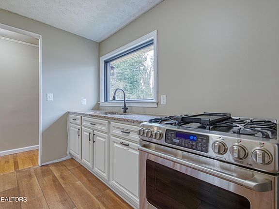 4th image of 826 Patton Ferry Rd