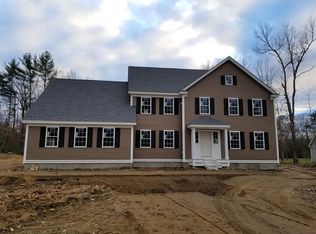 46 Chapman St, Dunstable, MA 01827