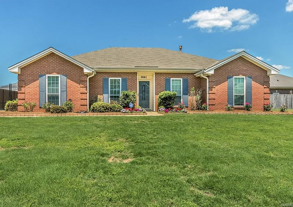 1st image of 3861 Berkshire Dr