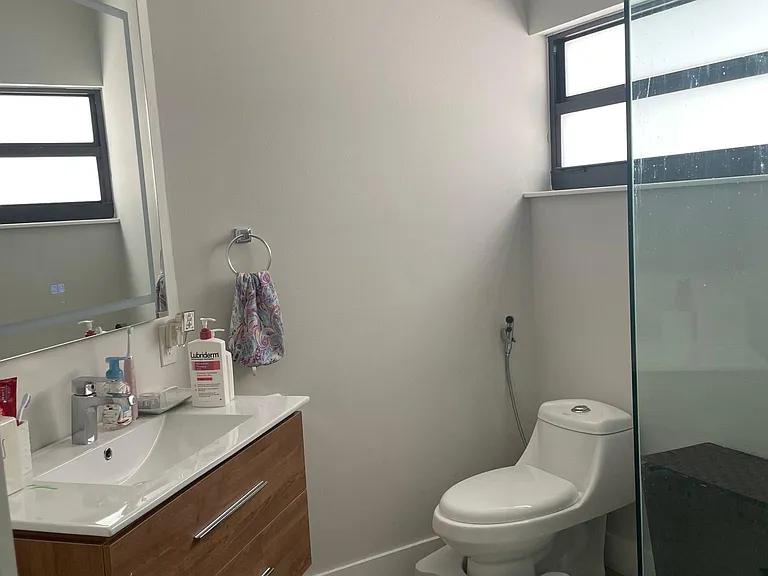 1054 SW 118th Ct — Photo 2