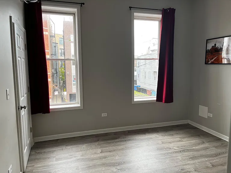543 N Noble St — Photo 8