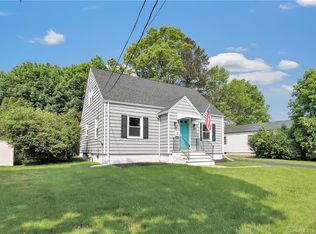 83 Clarendon St, Stratford, CT 06614