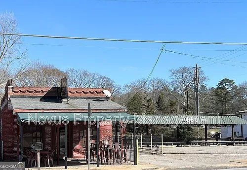 665 Main St Photo 1