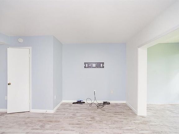 5th image of 1901 Indian Ln #205E