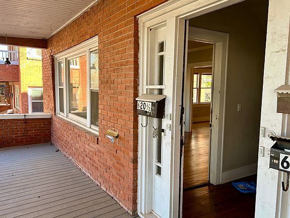 4th image of 620 NW 20th St #620