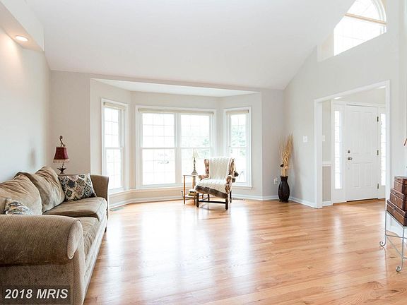 3rd image of 7101 Harlan Ln