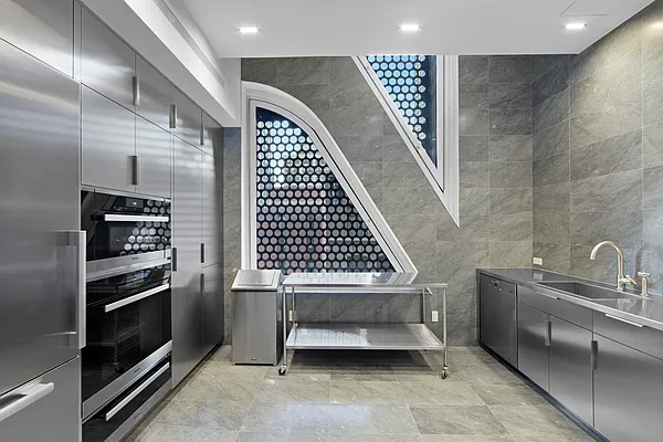 Rented by Level Group | media 16
