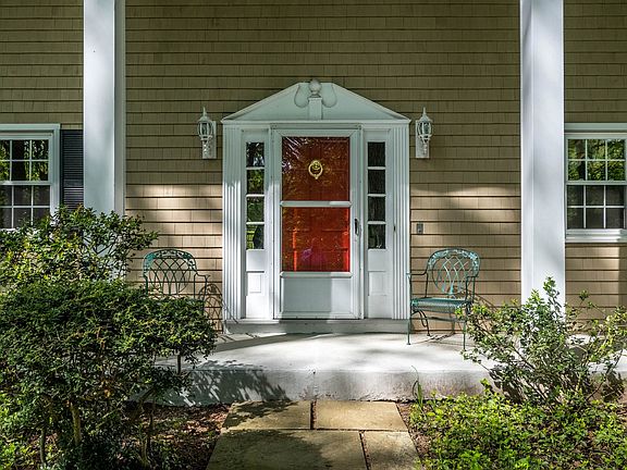2nd image of 79 Rockridge Ln