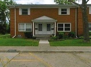 6970 Town Ln, Dearborn Heights, MI 48127
