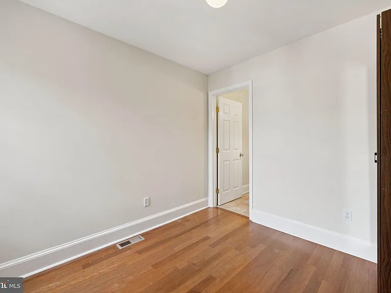 1814 E Pratt St — Photo 28