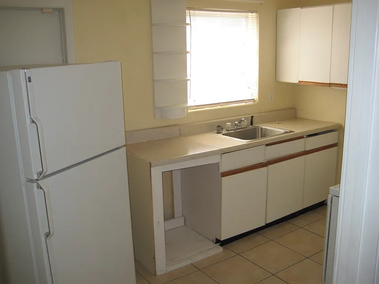 1107 N Federal Hwy #B — Photo 3