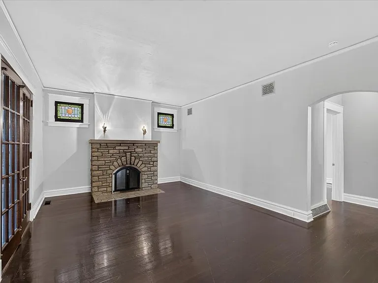 7325 Sutherland Ave — Photo 9