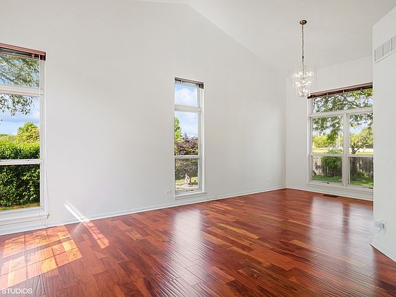 3rd image of 624 Grenache Ct