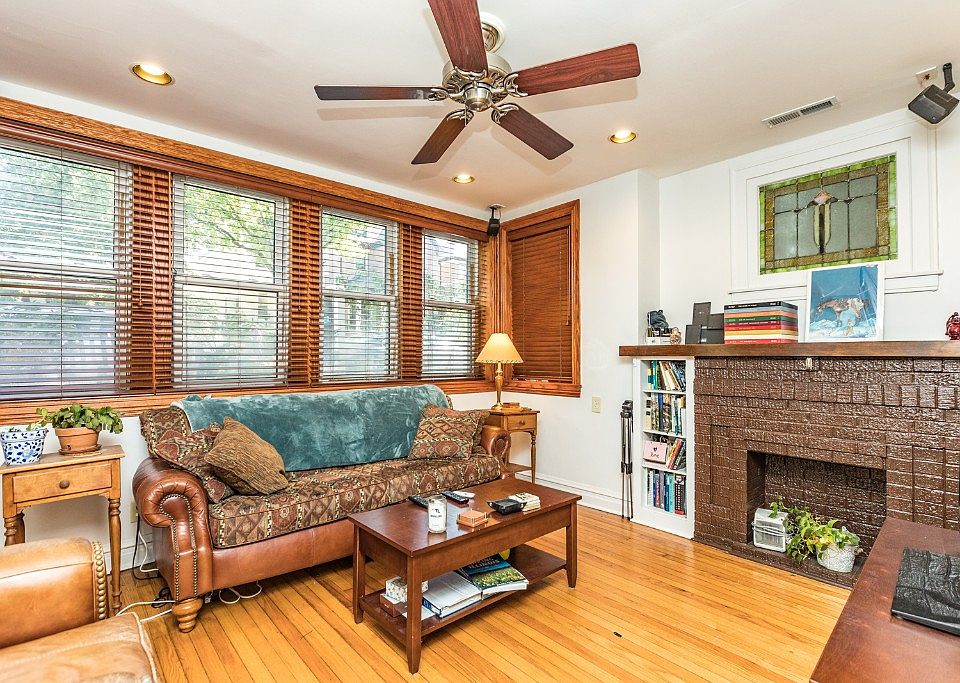 1st image of 3522 N Bell Ave #B