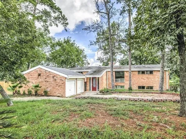 417 Brook Hollow Dr, Conroe, TX 77385