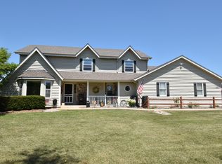 S24W36044 Countryside Ct, Dousman, WI 53118