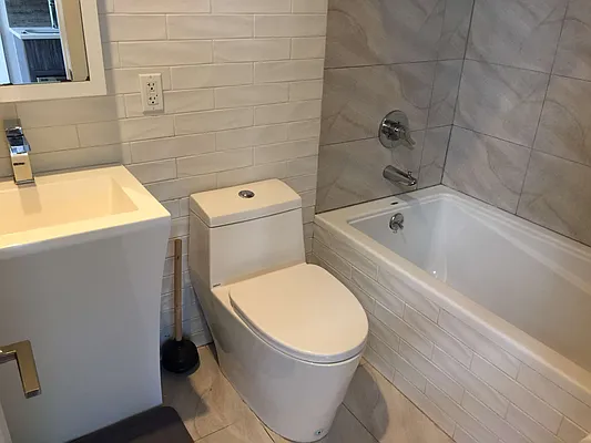 Rented by null | media 32