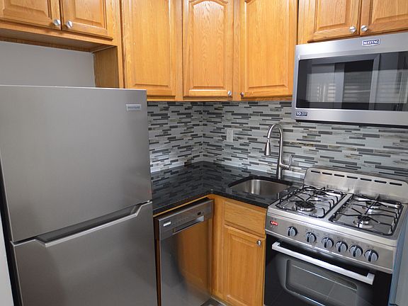 4th image of 315 W 29th St APT 4B