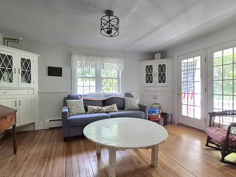 45 Stearns Rd — Photo 7