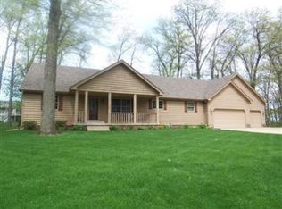 409 E Eastwood Dr, Kouts, IN 46347
