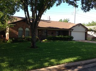 832 Springdale Rd, Bedford, TX 76021