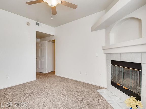 5th image of 533 Indian Bluff St Unit 102