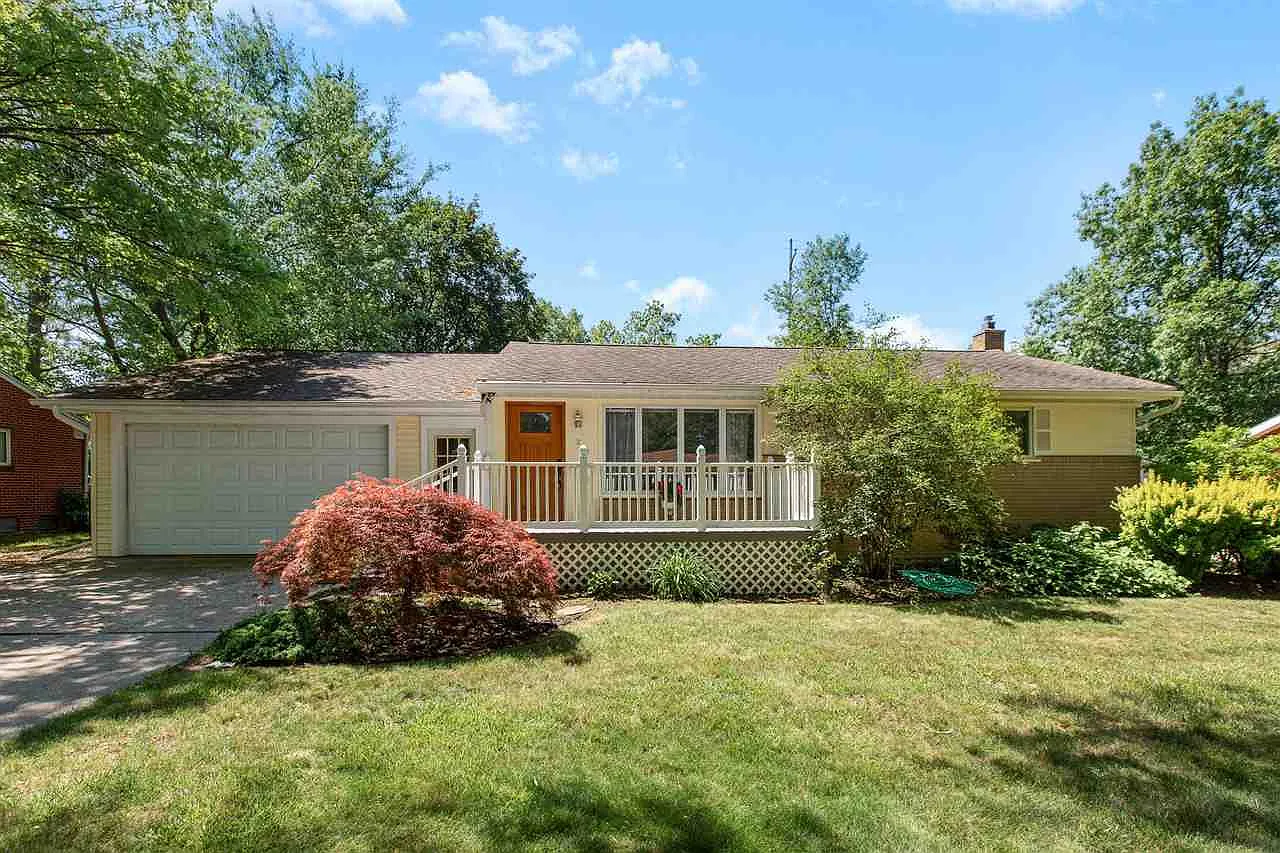 212 Wilson Dr photo 1