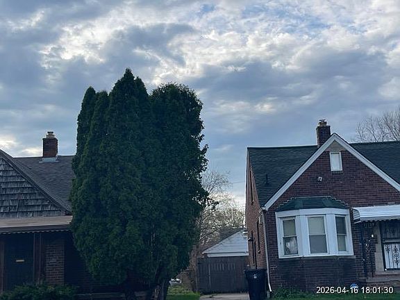 5th image of 11559 Roxbury St