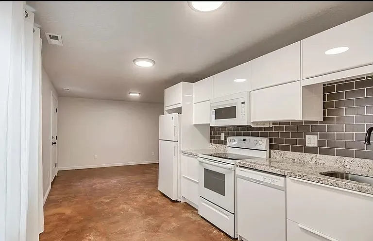 1368 S 1050 W — Photo 6