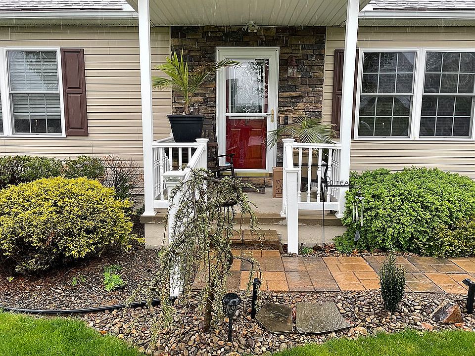 1st image of 330 Fairview Dr