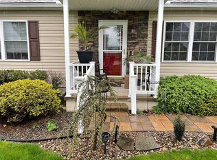 330 Fairview Dr, Selinsgrove, PA 17870