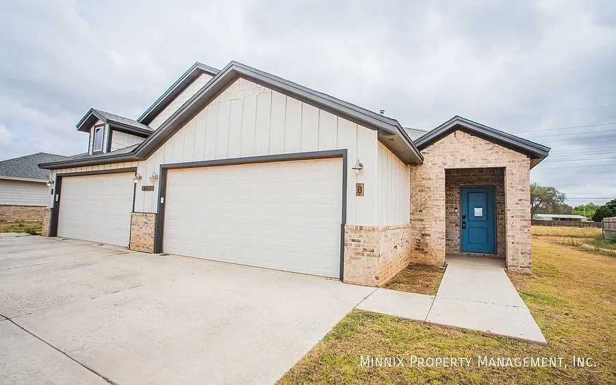 3 bedroom |2403 Quitman Ave #B — Photo 3