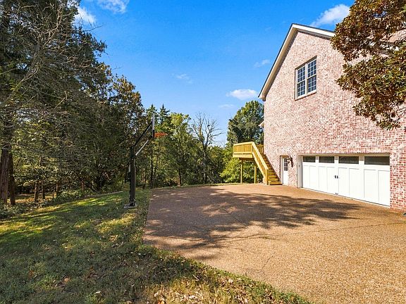 3rd image of 237 Halberton Dr