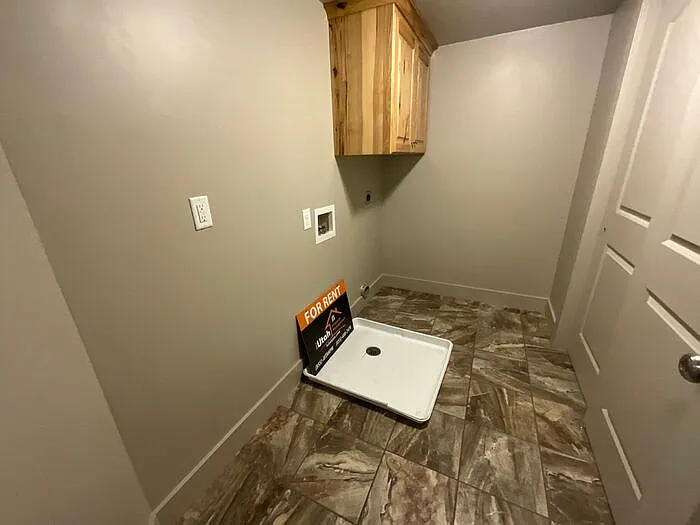 180 E 125 N #22 — Photo 12