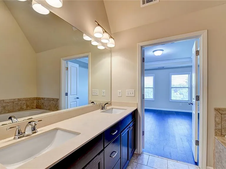 4307 Tacoma Trce — Photo 34