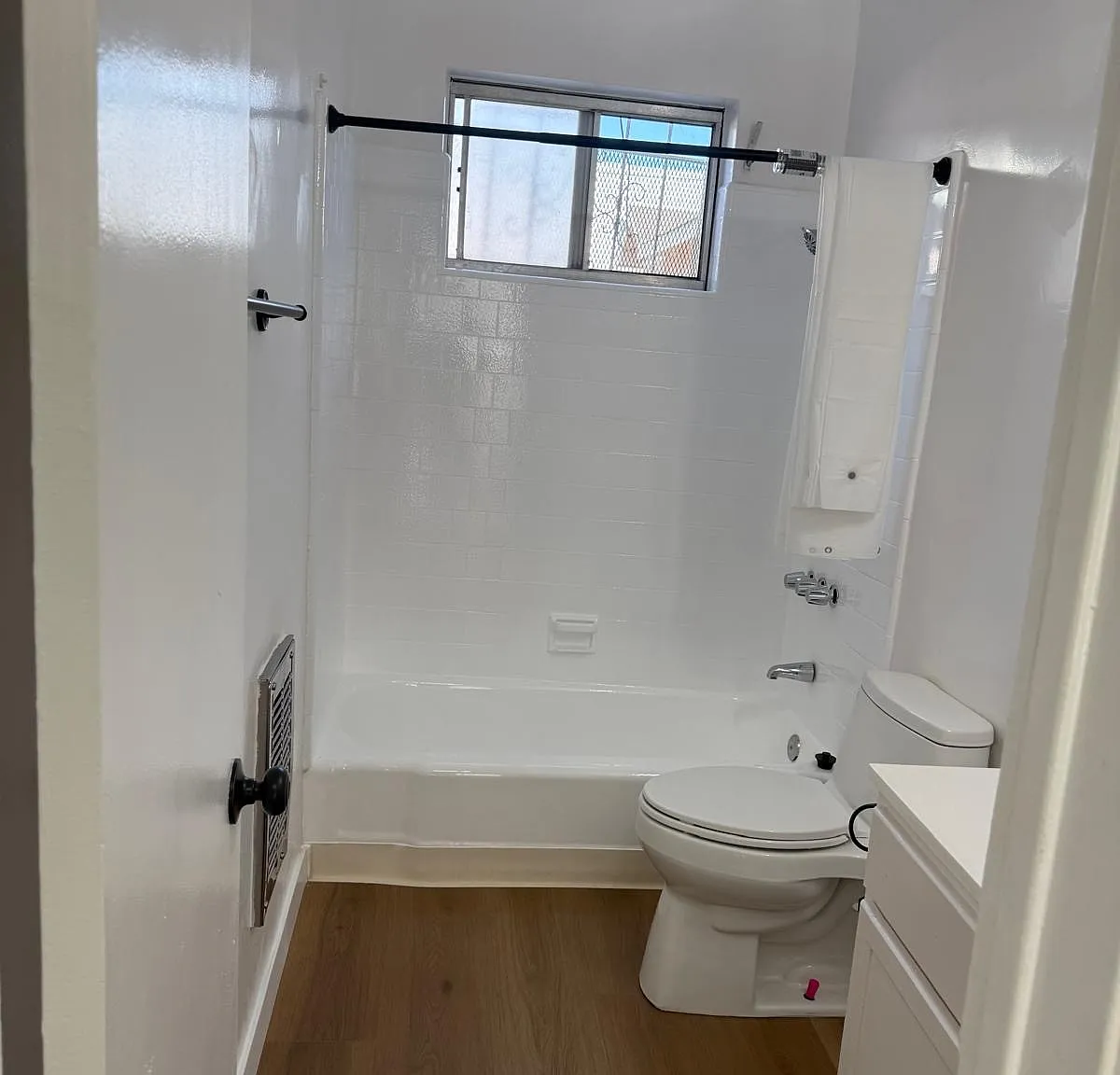1358 W. 37th St. - #2 — Photo 3