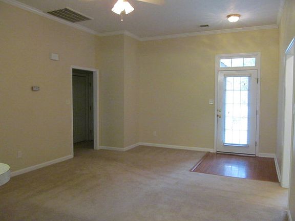 2nd image of 1135 Carriage Dr
