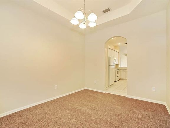 4th image of 445 Country Vineyard Dr