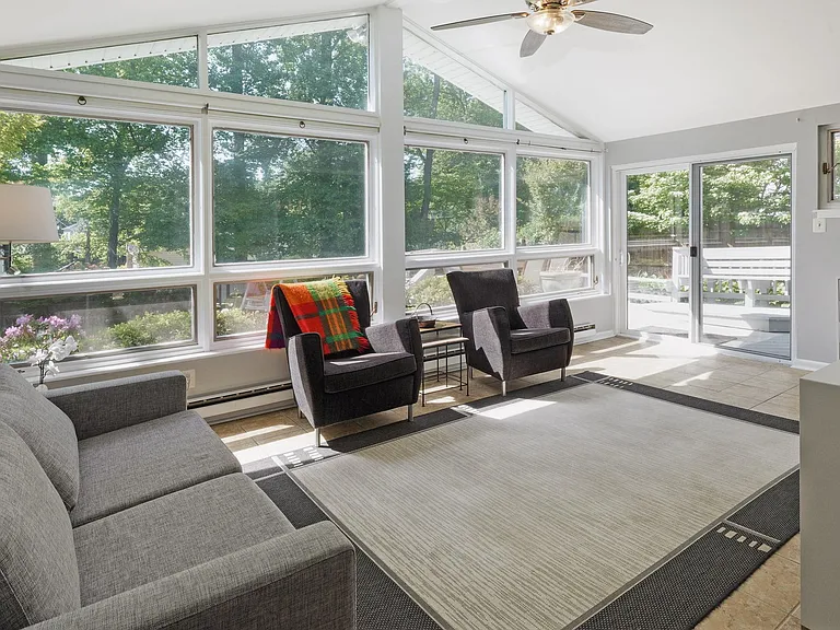 610 Tapawingo Rd SW — Photo 1