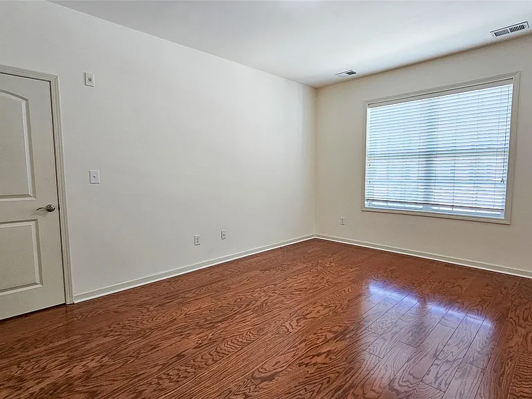 306 Canter Ct — Photo 12
