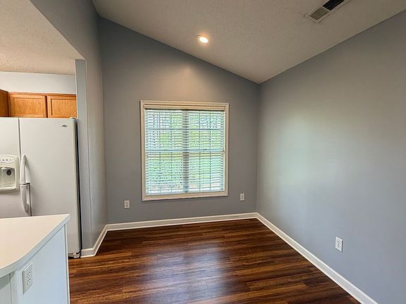 3rd image of 222 Tobiano Dr