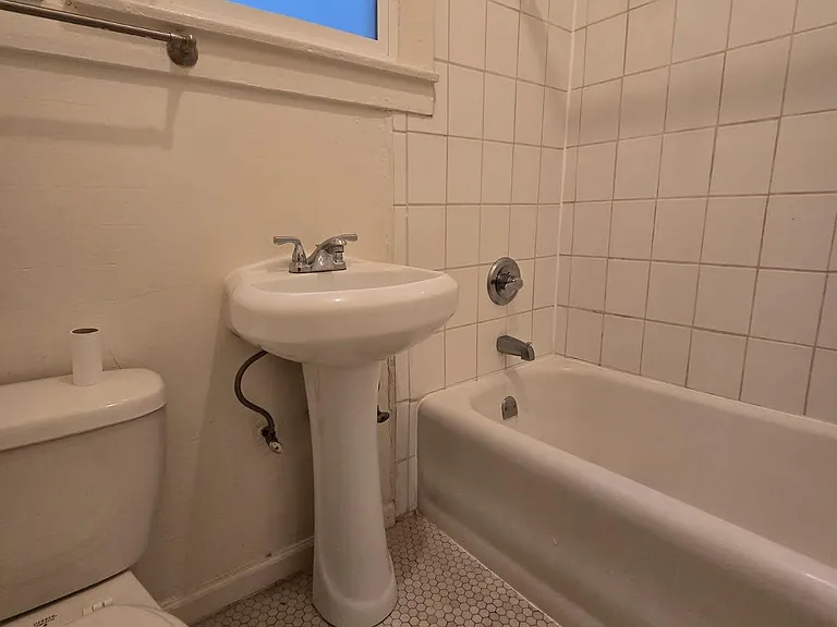 Stow Apartments — Photo 14