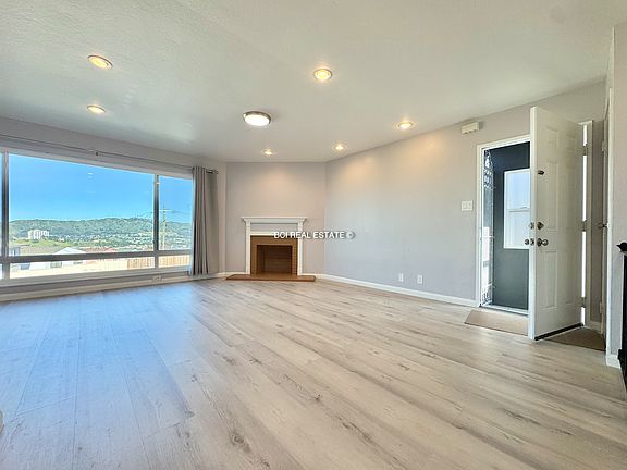 3rd image of 736 Higate Dr