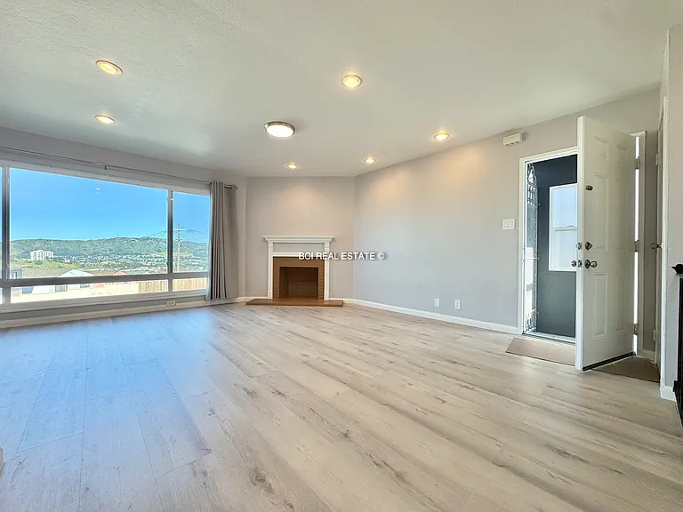 736 Higate Dr — Photo 3
