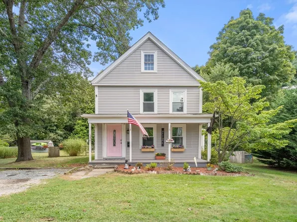 36 Oakland St, Medway, MA 02053