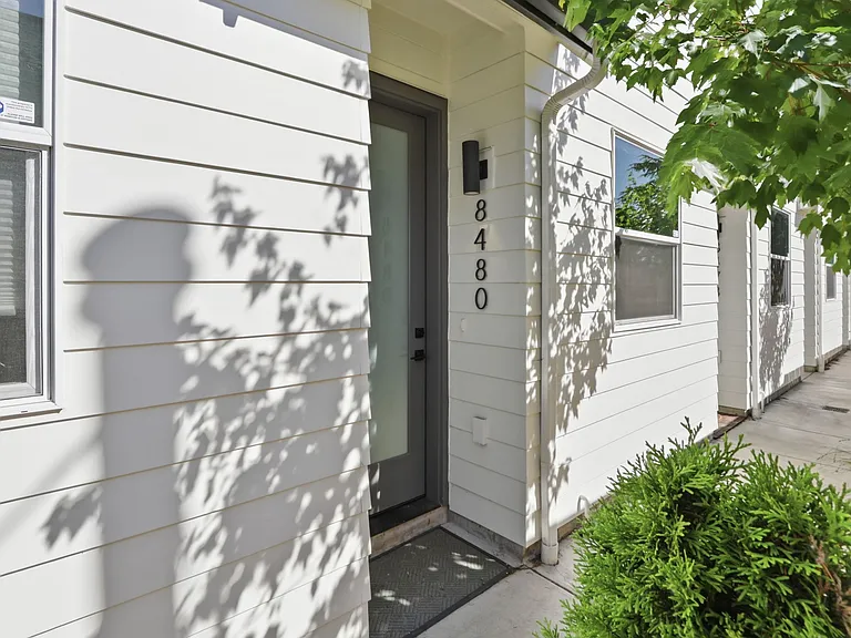 8480 N Willamette Blvd #3 — Photo 4