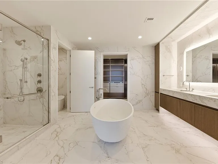 5001 Coconut Rd #705 — Photo 12