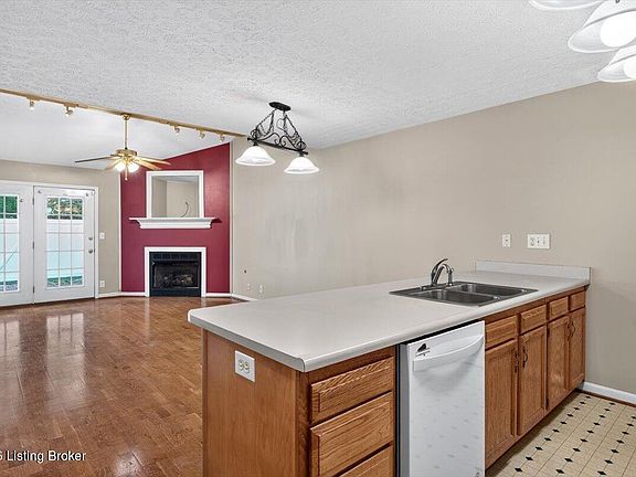 3rd image of 12373 Springmeadow Dr